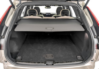 Новый Volvo XC60 2025 (8 фото)