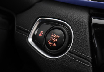 Подержанный автомобиль BMW X1 2022 года (17 фото)