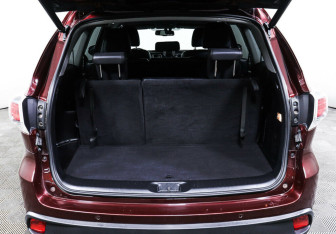 Подержанный автомобиль Toyota Highlander 2014 года (16 фото)