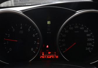 Подержанный автомобиль Mazda 3 Hatchback 2010 года (7 фото)