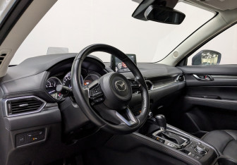 Подержанный автомобиль Mazda CX-5 2022 года (15 фото)