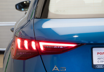 Подержанный автомобиль Audi A3 Hatchback 2022 года (35 фото)