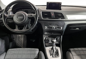 Подержанный автомобиль Audi Q3 2015 года (12 фото)