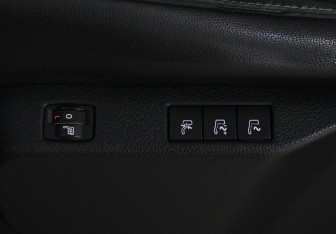 Подержанный автомобиль Peugeot Traveller 2019 года (20 фото)