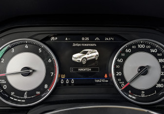 Подержанный автомобиль Volkswagen Touareg 2019 года (16 фото)