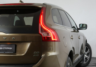 Подержанный автомобиль Volvo XC60 2012 года (19 фото)