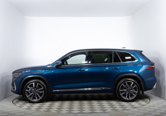 Подержанный автомобиль Geely Monjaro 2024 года (8 фото)