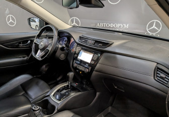 Подержанный автомобиль Nissan X-Trail 2019 года (19 фото)