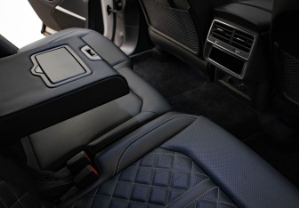 Подержанный автомобиль Audi SQ8 2024 года (33 фото)