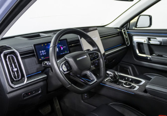 Подержанный автомобиль Jaecoo J7 2023 года (11 фото)