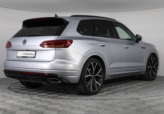 Подержанный автомобиль Volkswagen Touareg 2022 года (5 фото)