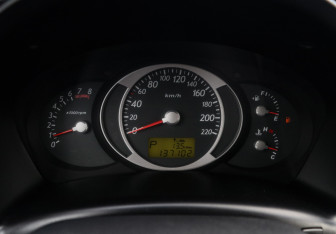 Подержанный автомобиль Hyundai Tucson 2006 года (18 фото)