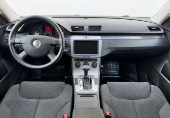 Подержанный автомобиль Volkswagen Passat Wagon 2007 года (12 фото)