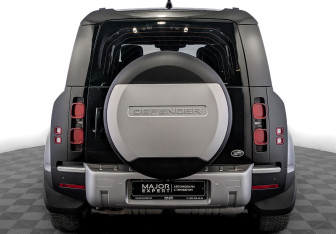 Подержанный автомобиль Land Rover Defender Suv 2020 года (6 фото)