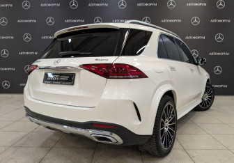 Подержанный автомобиль Mercedes-Benz GLE 2021 года (5 фото)