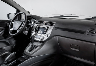 Подержанный автомобиль Ford Kuga 2010 года (9 фото)