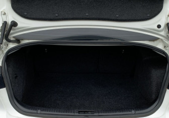 Подержанный автомобиль Mazda 3 Sedan 2008 года (10 фото)