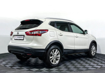 Подержанный автомобиль Nissan Qashqai 2017 года (5 фото)