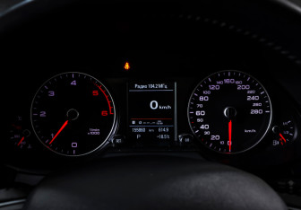 Подержанный автомобиль Audi Q5 2015 года (16 фото)