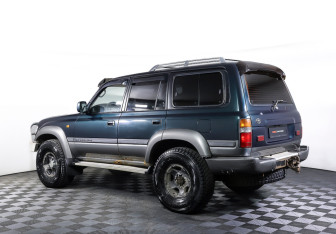 Подержанный автомобиль Toyota Land Cruiser Suv 1997 года (7 фото)