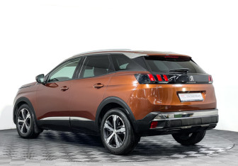 Подержанный автомобиль Peugeot 3008 2017 года (7 фото)