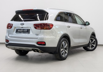 Подержанный автомобиль Kia Sorento 2019 года (5 фото)
