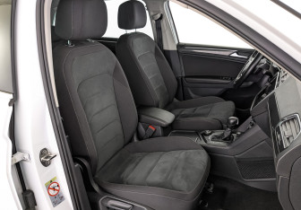 Подержанный автомобиль Volkswagen Tiguan 2018 года (24 фото)