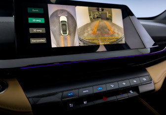 Подержанный автомобиль Changan UNI-V 2023 года (30 фото)