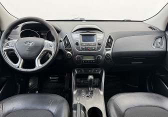 Подержанный автомобиль Hyundai ix35 2014 года (12 фото)