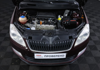 Подержанный автомобиль Skoda Fabia Hatchback 2012 года (9 фото)