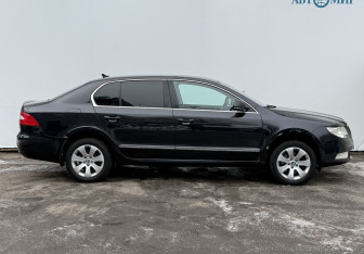 Подержанный автомобиль Skoda Superb Liftback 2012 года (4 фото)