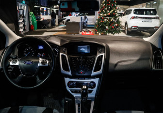 Подержанный автомобиль Ford Focus Hatchback 2013 года (9 фото)