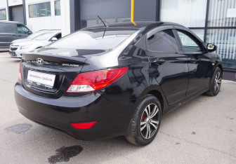 Подержанный автомобиль Hyundai Solaris Sedan 2013 года (4 фото)