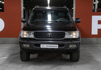 Подержанный автомобиль Toyota Land Cruiser Suv 2002 года (2 фото)