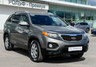 Подержанный автомобиль Kia Sorento 2012 года (3 фото)