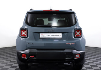 Подержанный автомобиль Jeep Renegade 2016 года (6 фото)