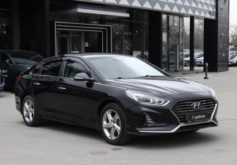 Подержанный автомобиль Hyundai Sonata 2017 года (3 фото)