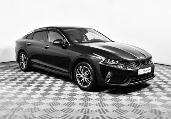 Подержанный автомобиль Kia K5 2021 года (3 фото)