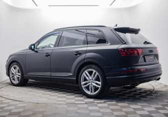 Подержанный автомобиль Audi Q7 2016 года (4 фото)