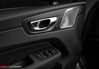 Новый Volvo XC60 2025 (12 фото)