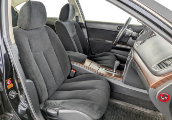 Подержанный автомобиль Nissan Teana 2011 года (23 фото)