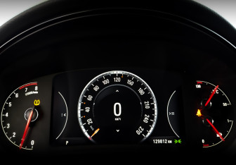 Подержанный автомобиль Opel Insignia Sedan 2014 года (13 фото)