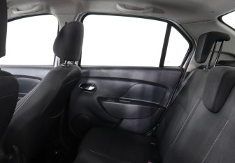 Подержанный автомобиль Renault Logan Sedan 2019 года (12 фото)