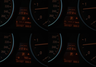 Подержанный автомобиль BMW X5 2009 года (11 фото)