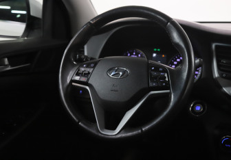 Подержанный автомобиль Hyundai Tucson 2017 года (15 фото)