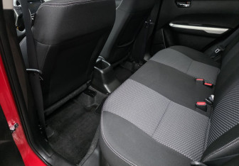 Подержанный автомобиль Suzuki Vitara 2016 года (10 фото)