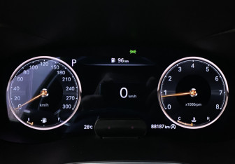 Подержанный автомобиль Genesis G70 2020 года (28 фото)
