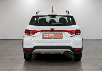 Подержанный автомобиль Kia Rio Hatchback 2020 года (6 фото)