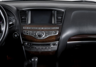 Подержанный автомобиль Infiniti QX60 2014 года (13 фото)