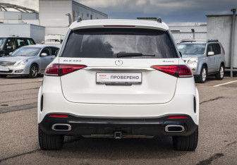 Подержанный автомобиль Mercedes-Benz GLE 2021 года (6 фото)